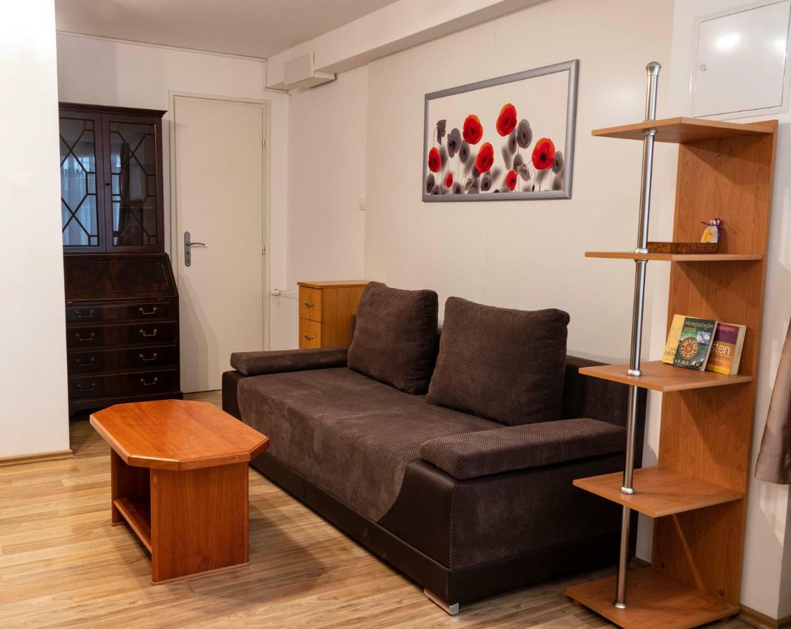Basement Atrium Apartman Apartment Keszthely Bagian luar foto